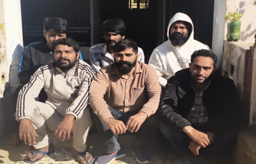 गैंगवार की साजिश नाकाम, घेराबंदी कर पुलिस ने पकड़े 6 बदमाश।